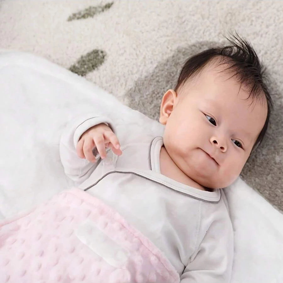 1Pc Baby Dotted Swaddle Blanket, Newborn Anti-Startle Swaddle, 3D Dotted Fleece Swaddle Wrap, Soft Touch for Sleep Aid, Warm and Skin-Friendly Soothing Newborn Sleeping Bag