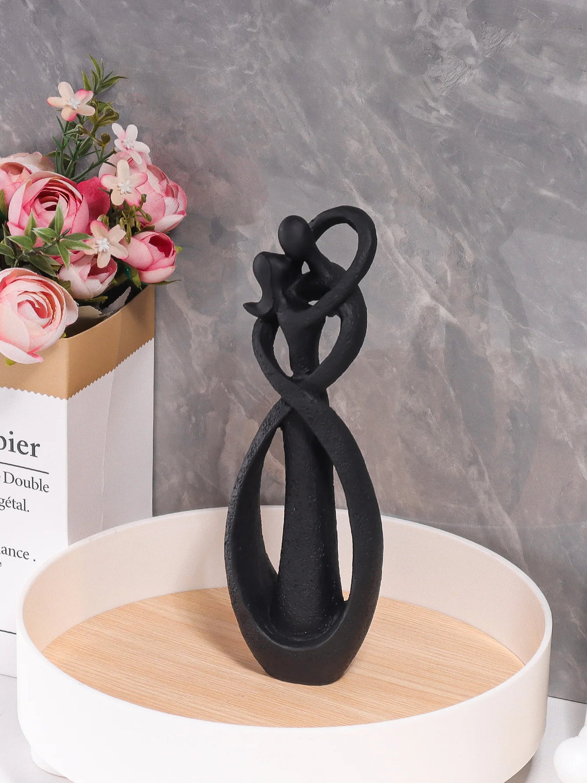 Sculpture Couple Nordique